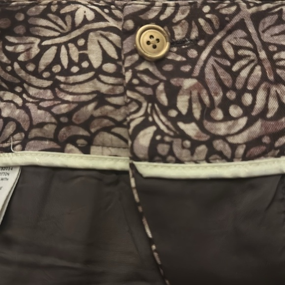Anthropologie Coquille Linen Blend Floral Doodle Shorts Size 8 Brown Pleated - Picture 8 of 9